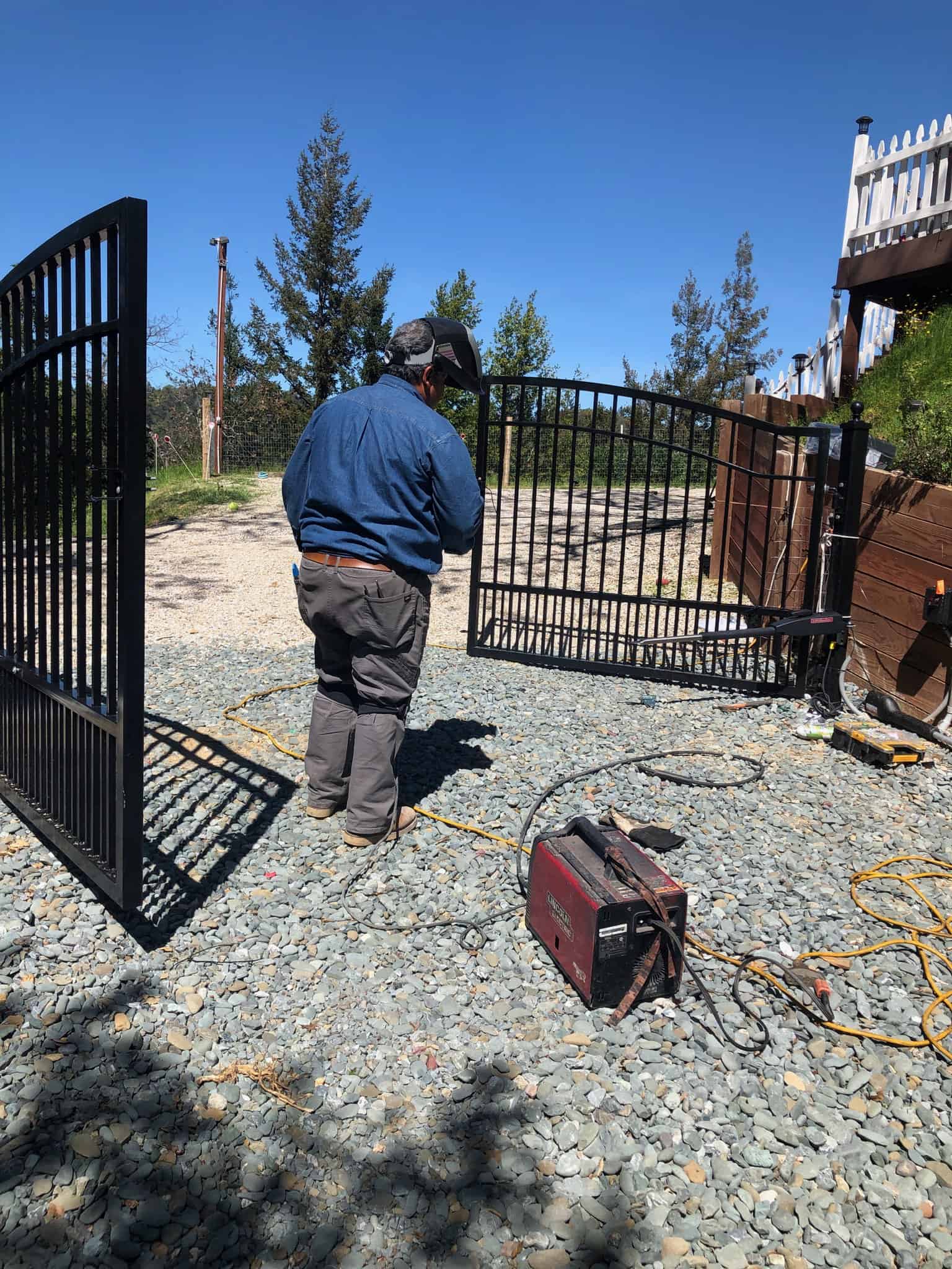 Read more about the article How to Choose the Best Automatic Gate Repair Technician Near Me