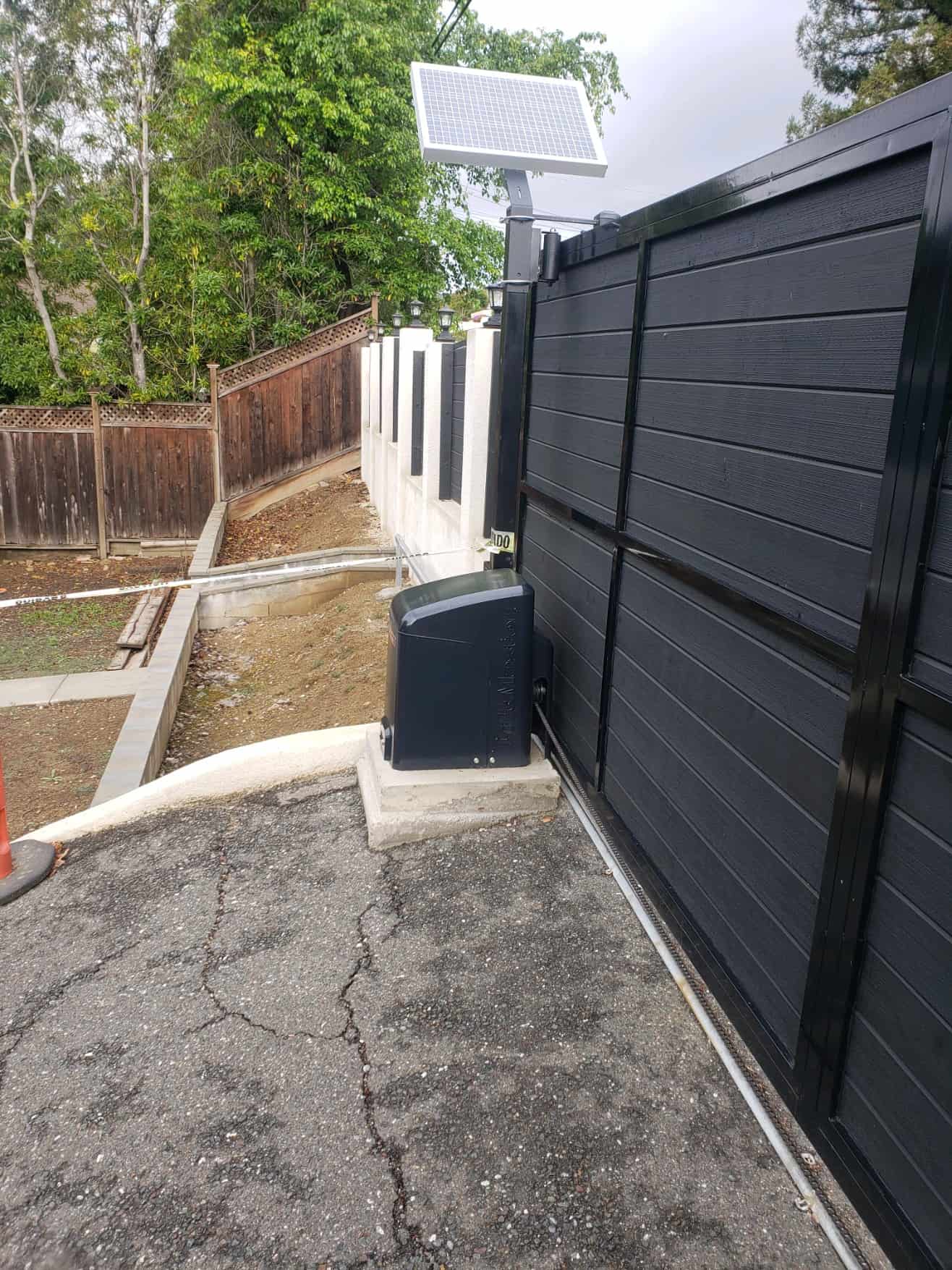 Modern Automatic Driveway Gate