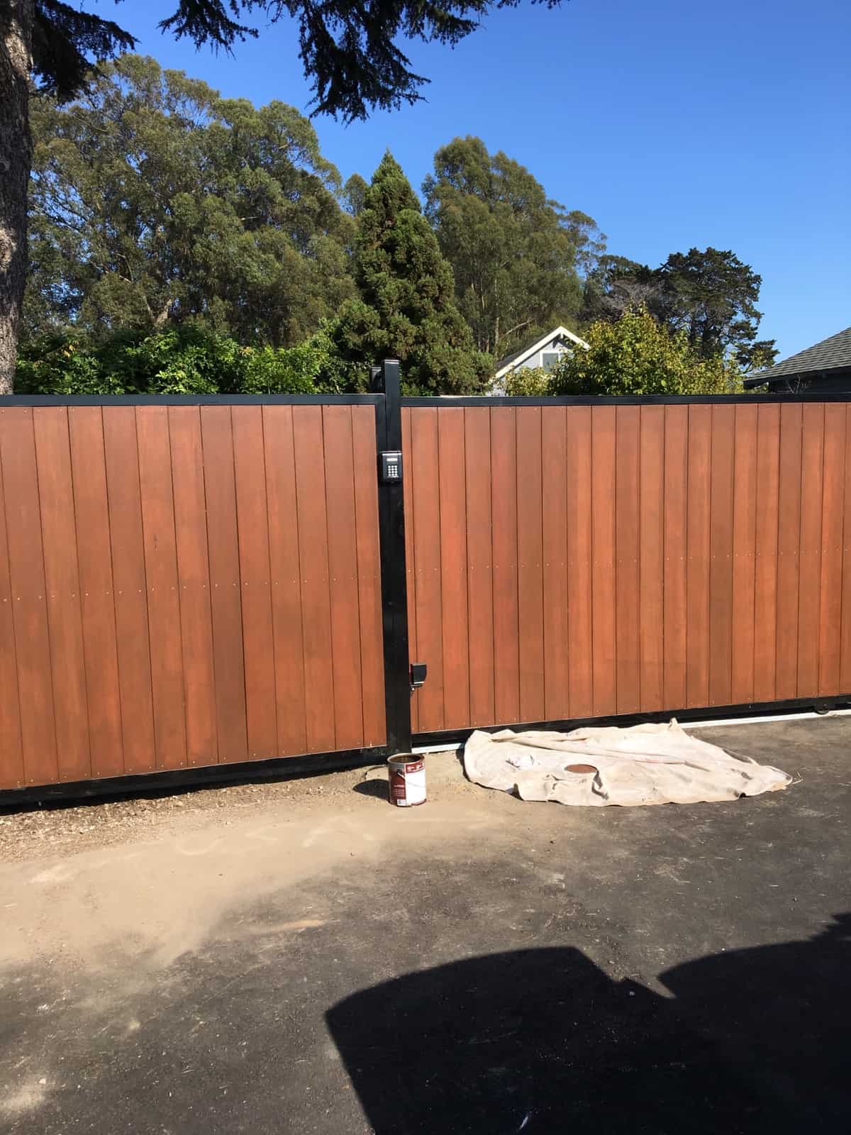 Read more about the article How to Optimize the Battery Life of Your Solar-Powered Electric Gate Opener
