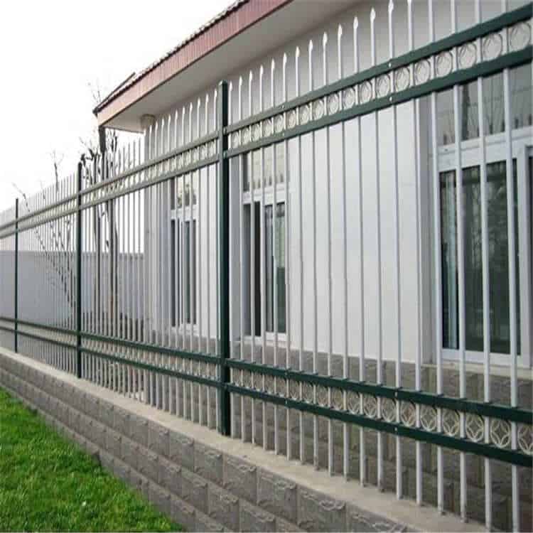 Read more about the article Discover the Strength and Durability of Steel Fences: Why They are Better than Wood for Homeowners.