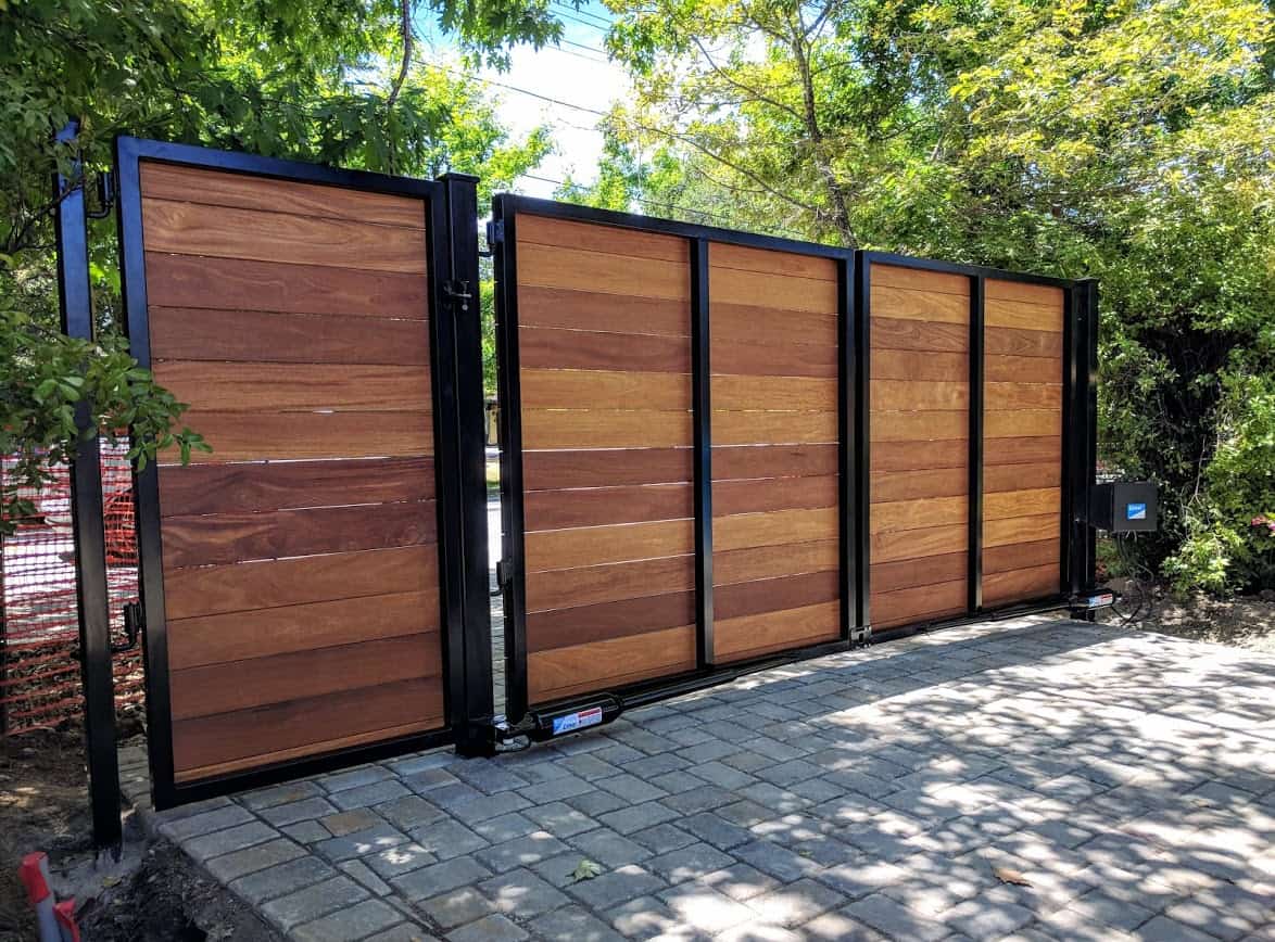Read more about the article How to Fix Sliding Driveway Gate Track Problems