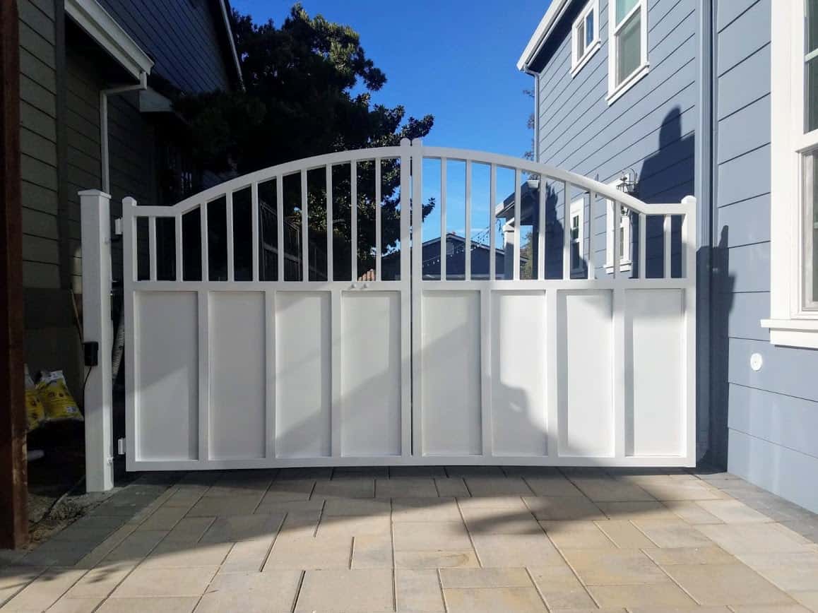 Read more about the article Is an Automatic Driveway Gate a Good Investment?