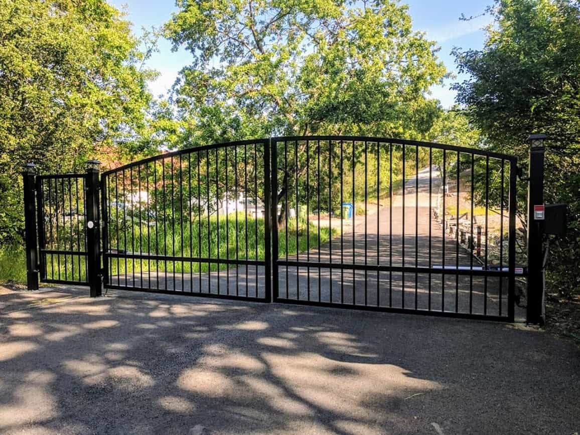 Read more about the article The top wrought iron gate styles for Prairie-style homes