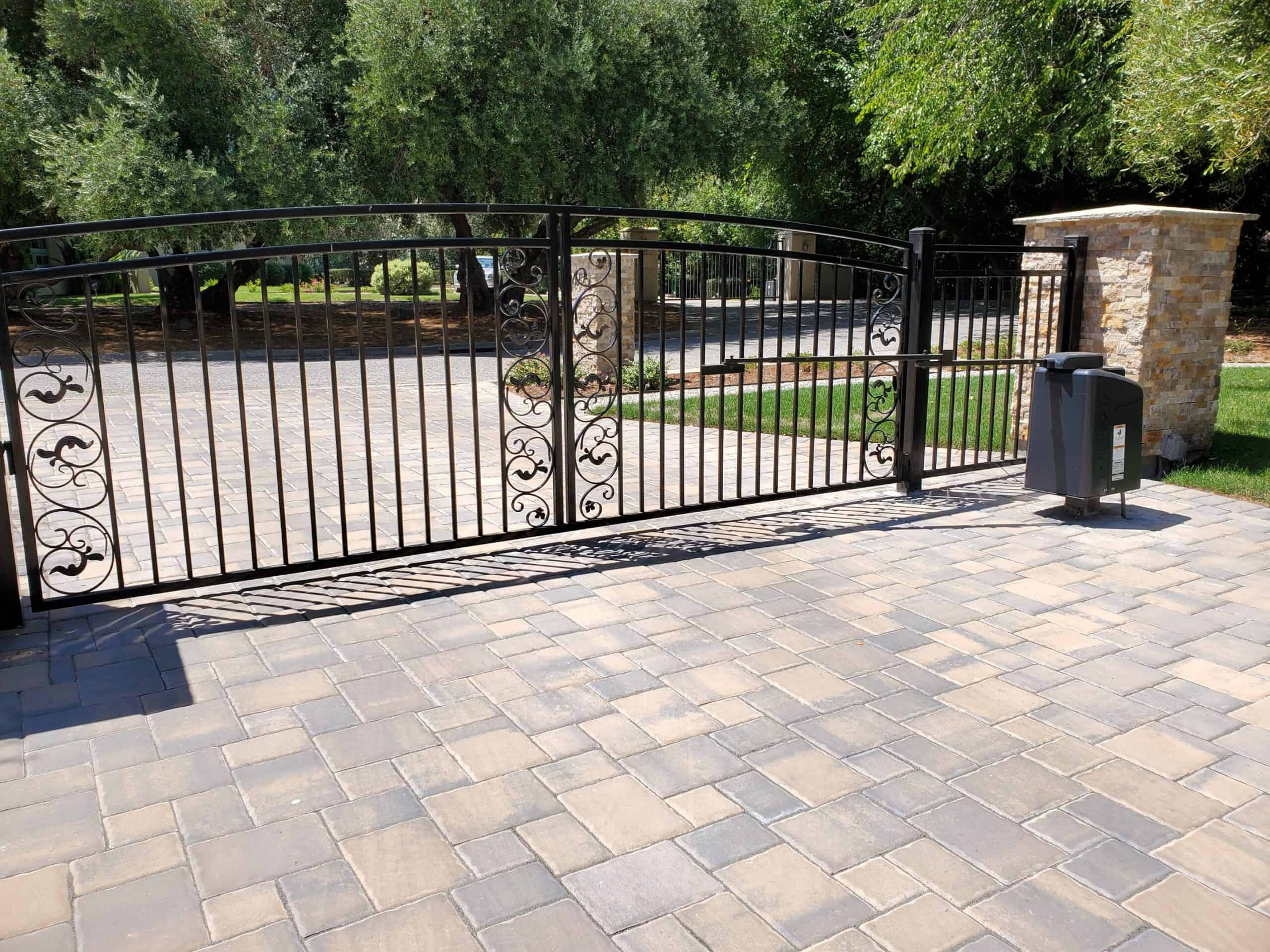 Read more about the article 5 common mistakes to avoid when selecting a wrought iron gate