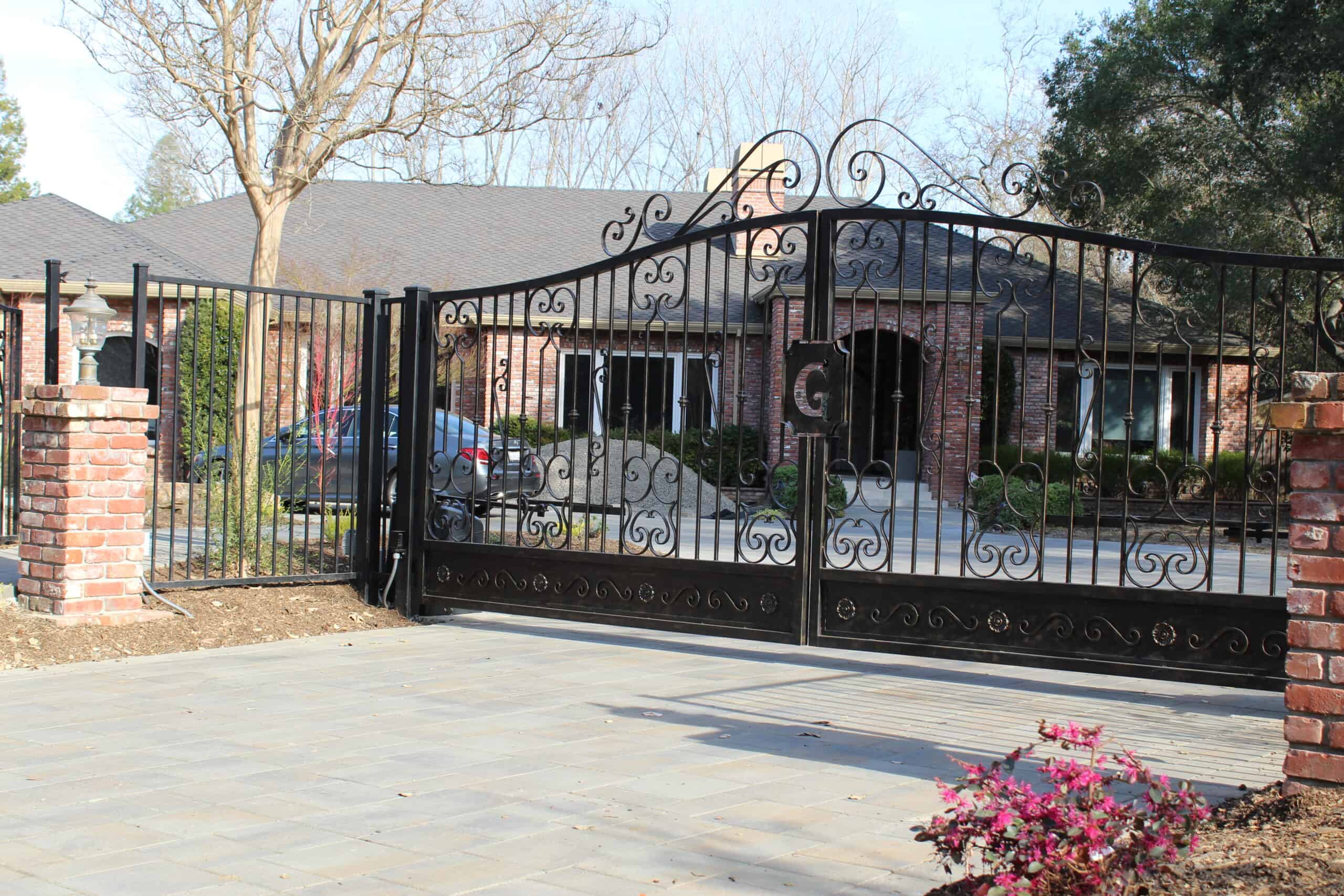 Read more about the article The top wrought iron gate styles for traditional homes