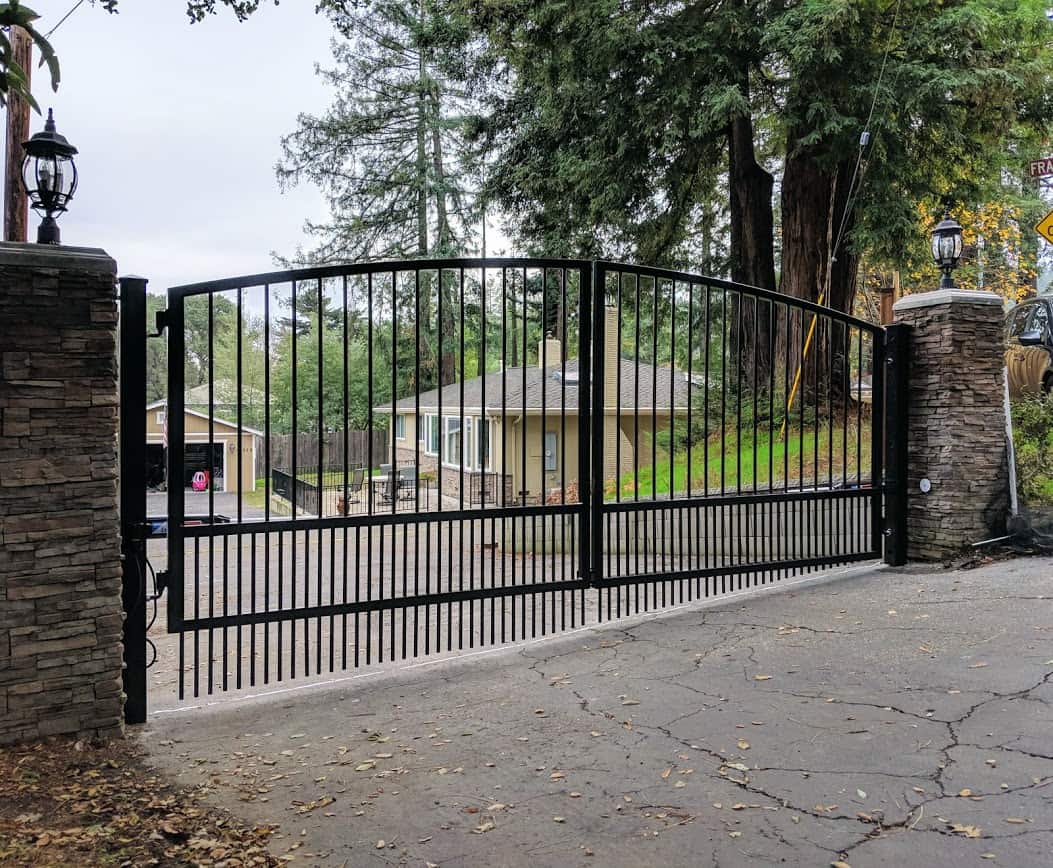 Read more about the article The top installation tips for wrought iron gates