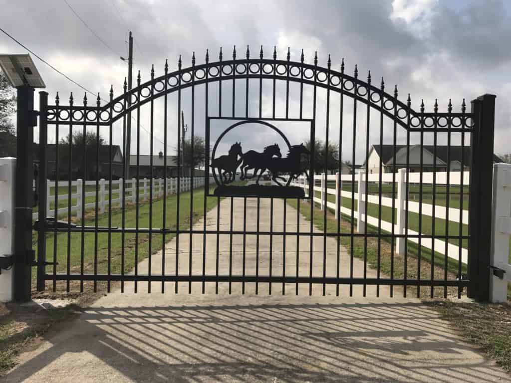 Read more about the article The Different Power Sources for Electric Gate Openers
