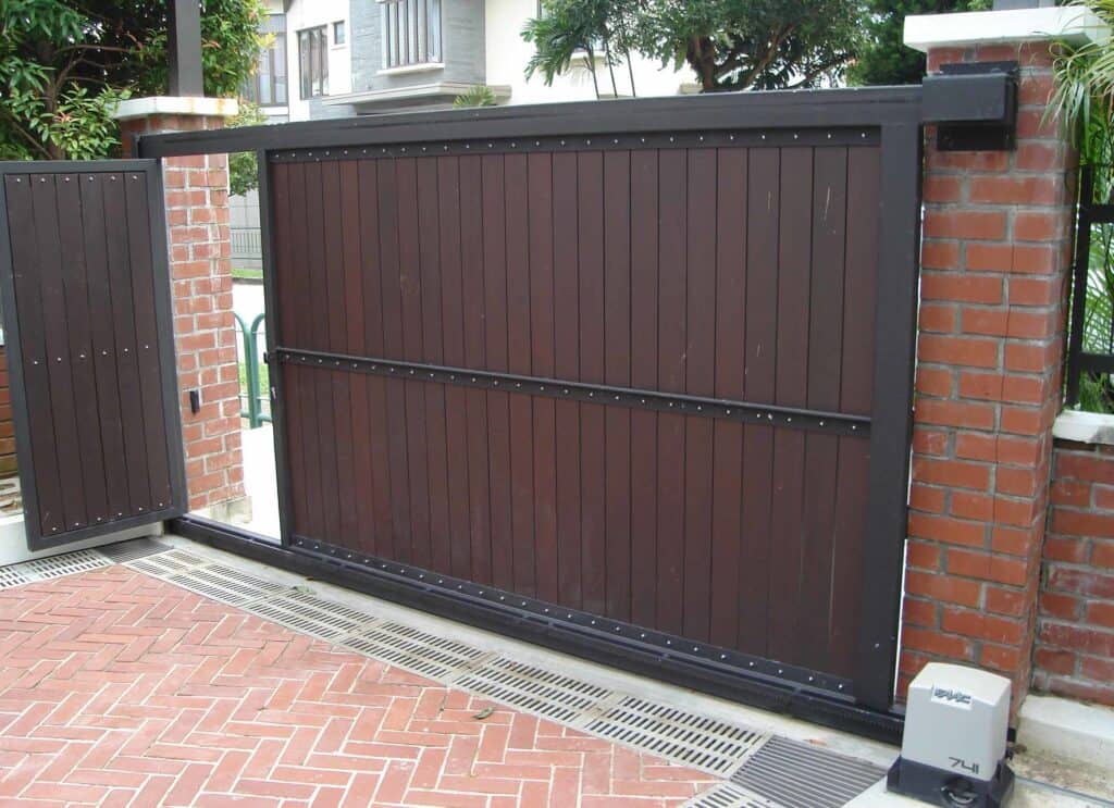 sliding driveway gate