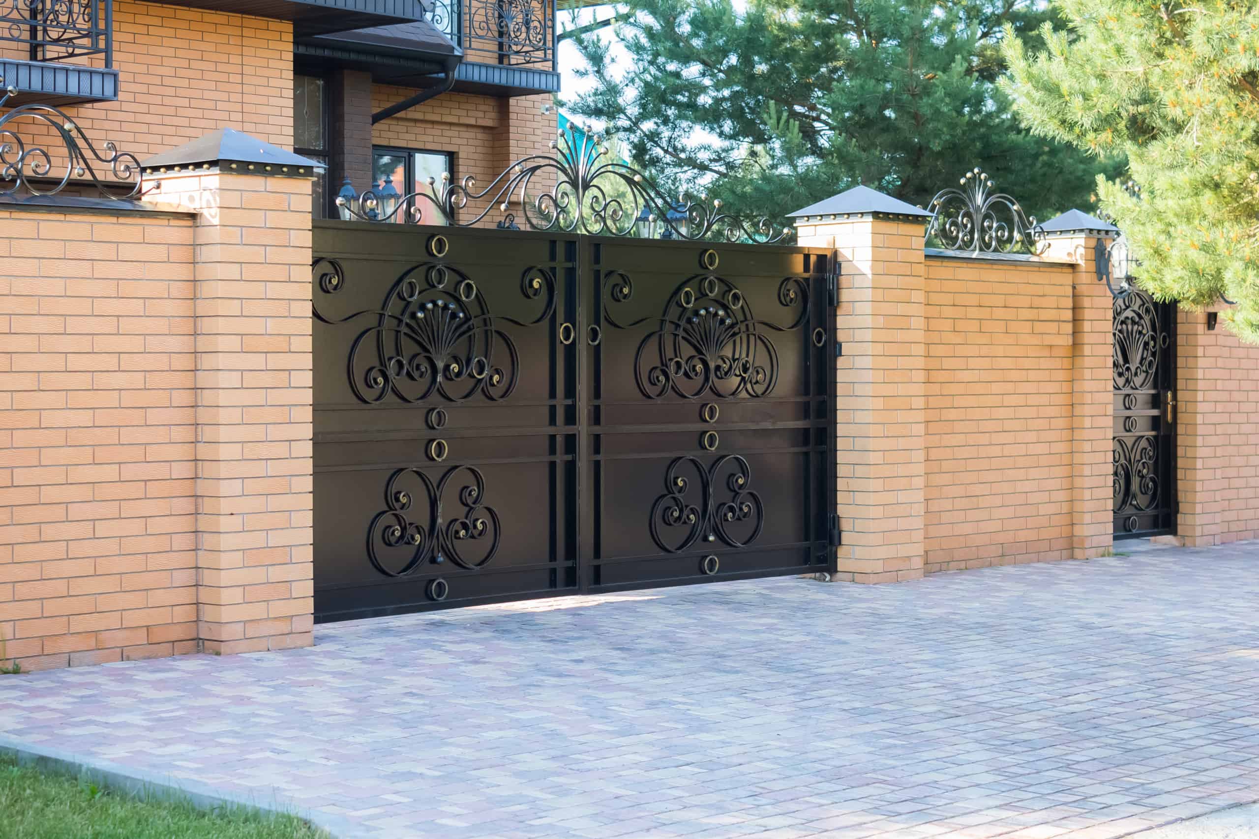 Read more about the article The Use of Smart Home Integration for Your Automatic Gate.