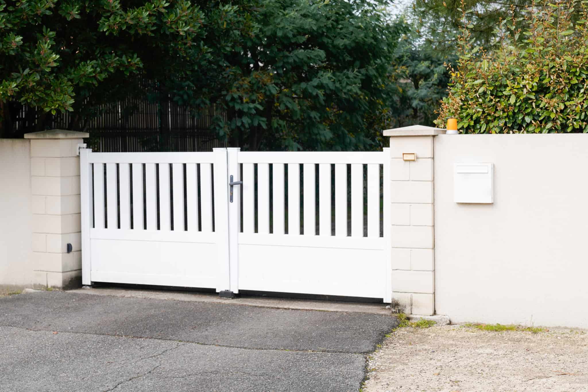 The Best Automatic Driveway Gate Brands for Residential Properties