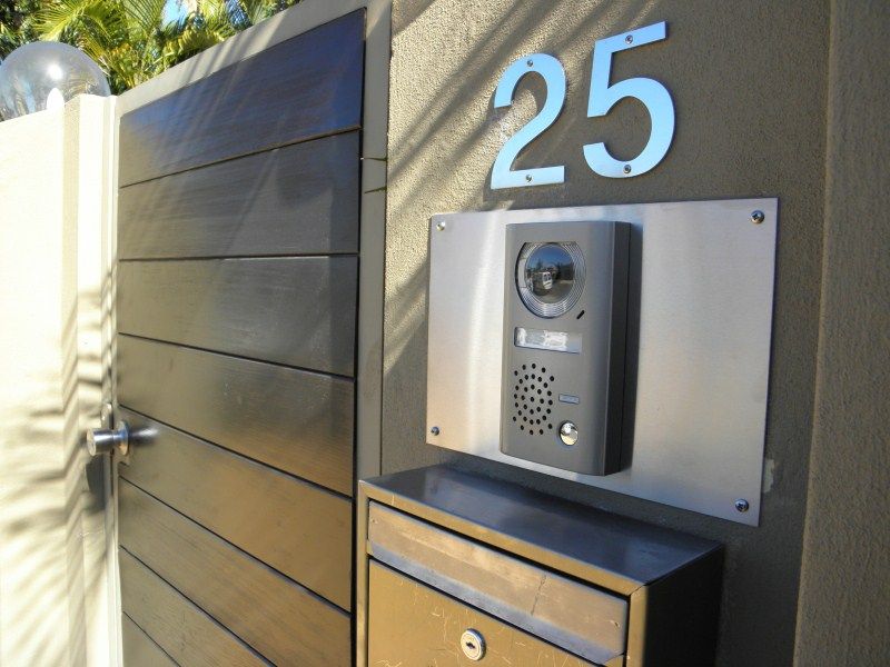 Read more about the article Understanding the Different Types of Automatic Gate Access Control Systems